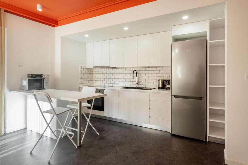 Onezerotwo By Zoia Living Aparthotel Athens Ngoại thất bức ảnh